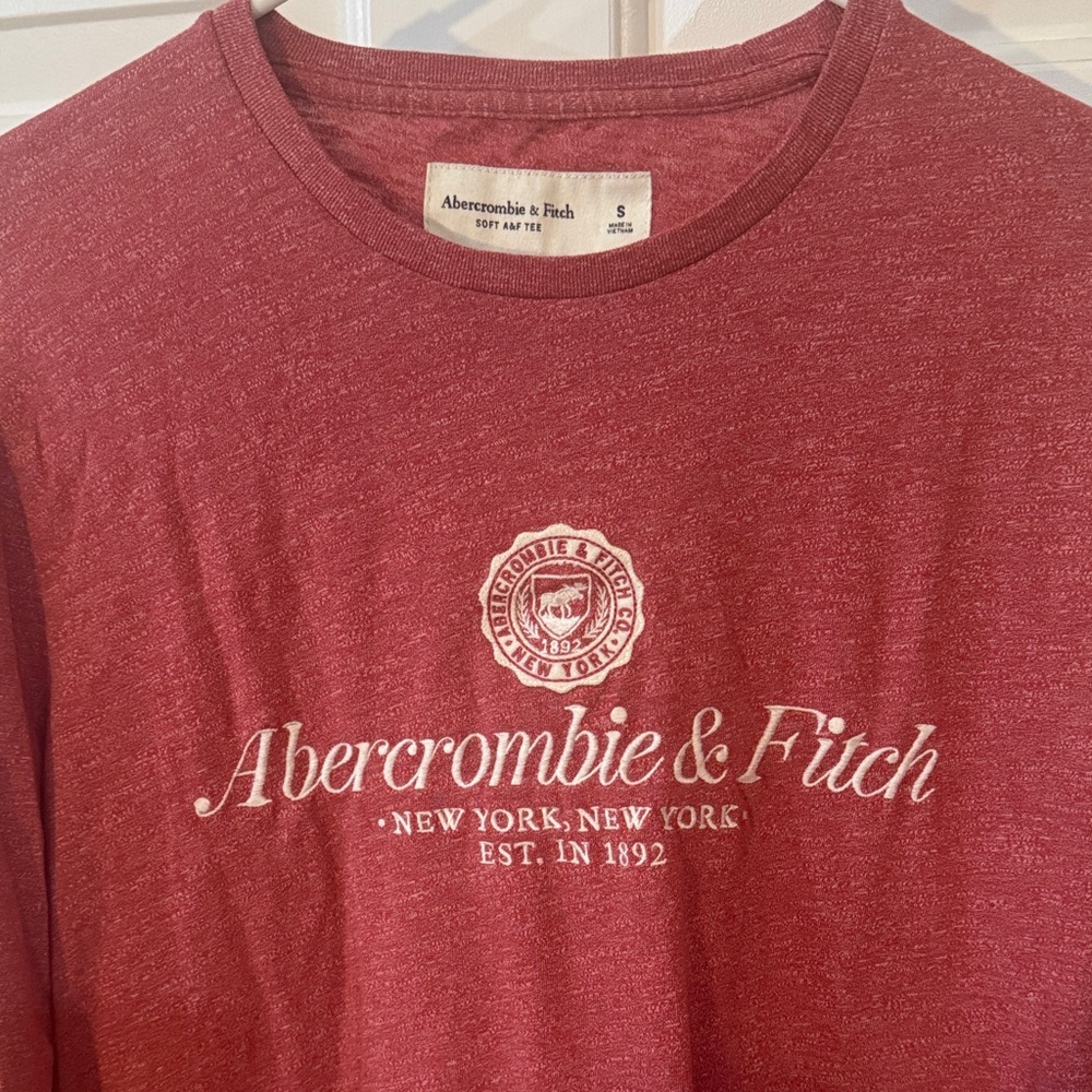 Abercrombie Fitch Embroidered Spell Out Soft A&F Long Sleeve T-Shirt Nantucket